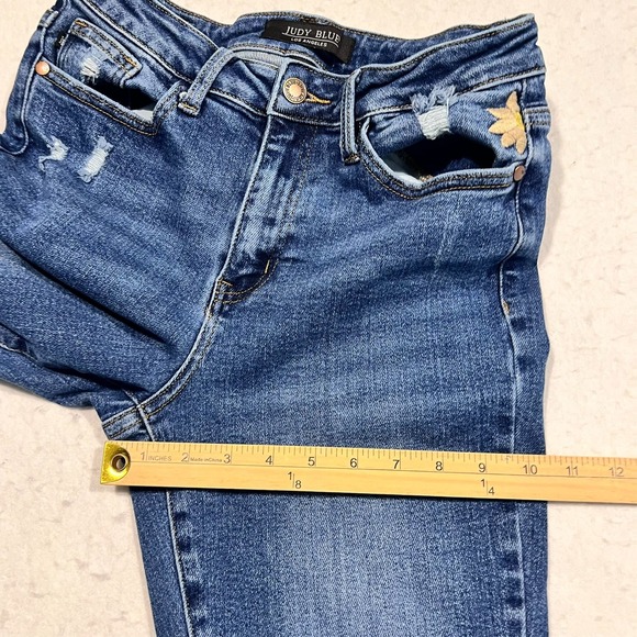 Judy Blue Jeans Blue Floral Embroidered Denim Boyfriend Festival Size 3/26 26x28 - Picture 6 of 16